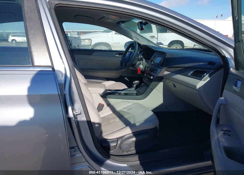2015 HYUNDAI SONATA VIN: 5NPE24AA3FH127304