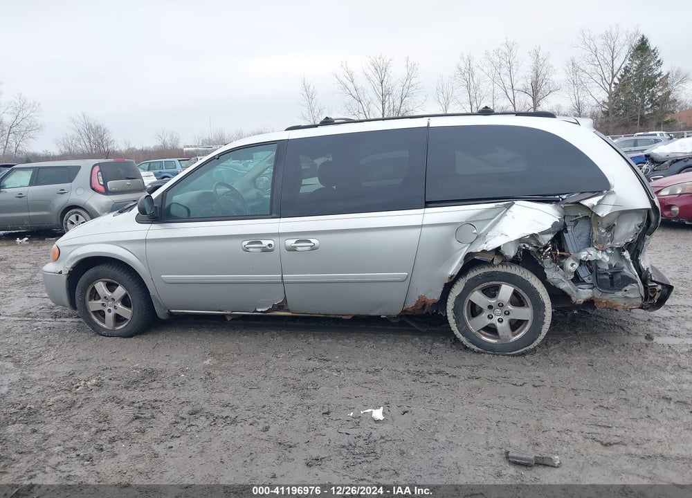 2005 DODGE GRAND CARAVAN SXT VIN: 2D4GP44L55R392897