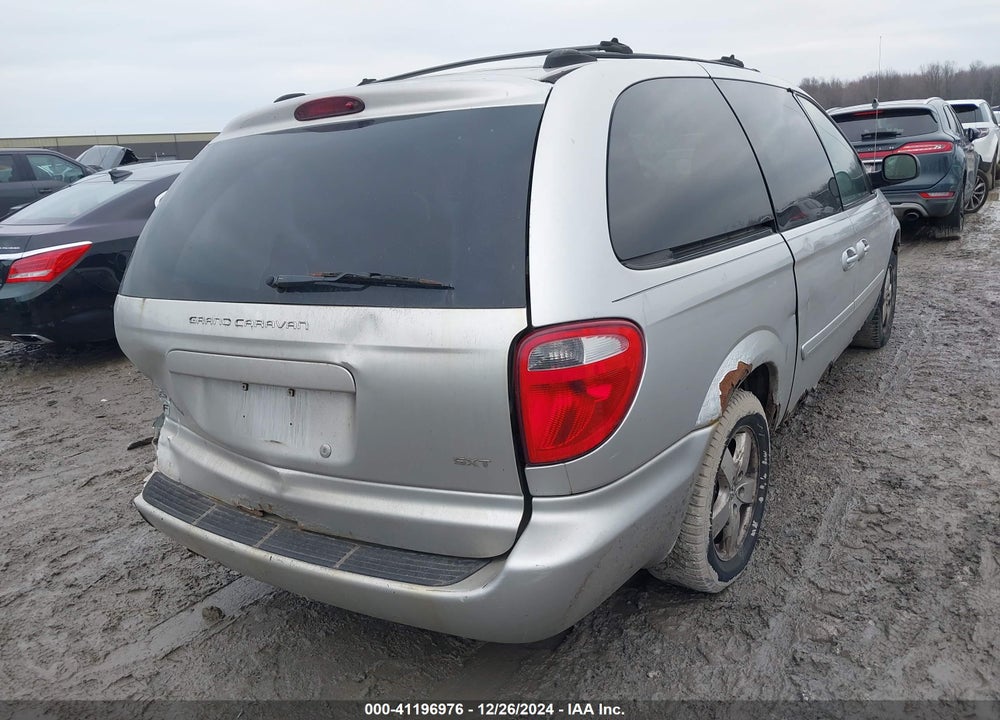 2005 DODGE GRAND CARAVAN SXT VIN: 2D4GP44L55R392897