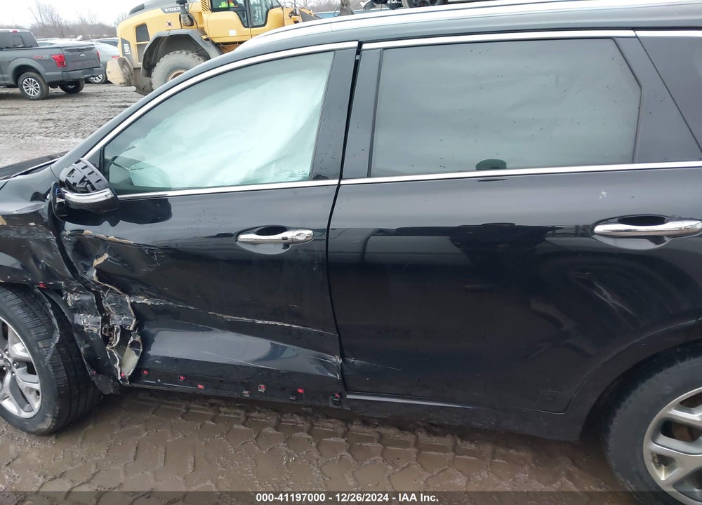 2019 KIA SORENTO 3.3L SX VIN: 5XYPKDA53KG543396
