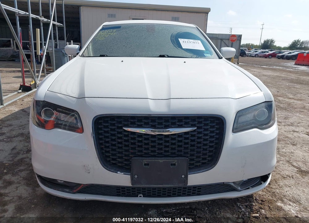 2019 CHRYSLER 300 VIN: 2C3CCABG7KH682818