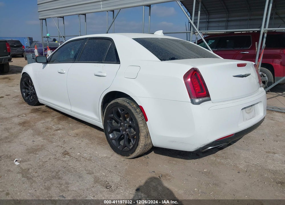 2019 CHRYSLER 300 VIN: 2C3CCABG7KH682818