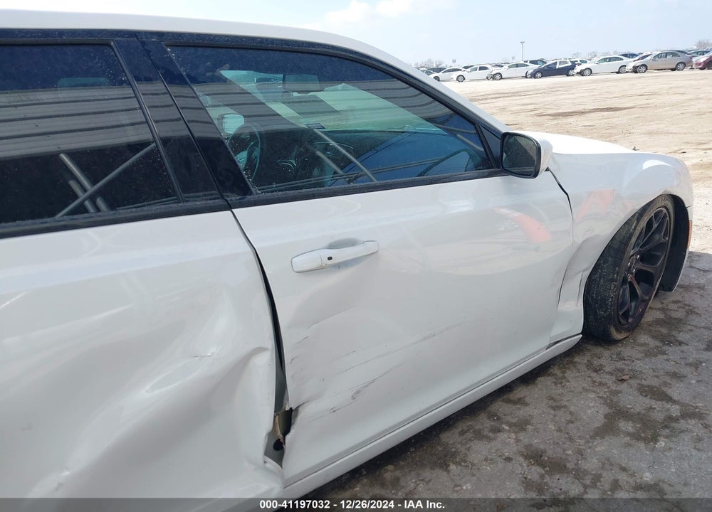 2019 CHRYSLER 300 VIN: 2C3CCABG7KH682818