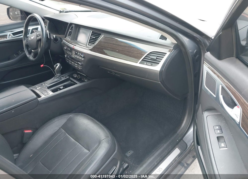 2015 HYUNDAI GENESIS VIN: KMHGN4JE8FU069730