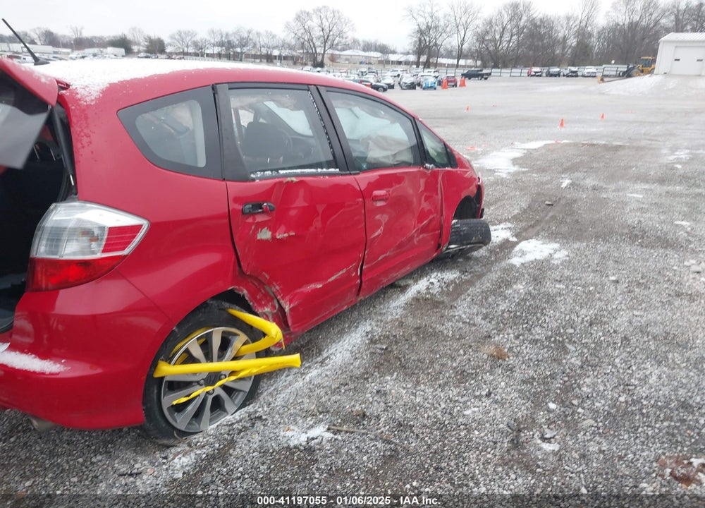 2012 HONDA FIT VIN: JHMGE8H55CC000897