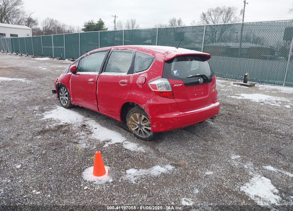 2012 HONDA FIT VIN: JHMGE8H55CC000897