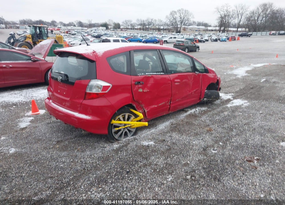 2012 HONDA FIT VIN: JHMGE8H55CC000897