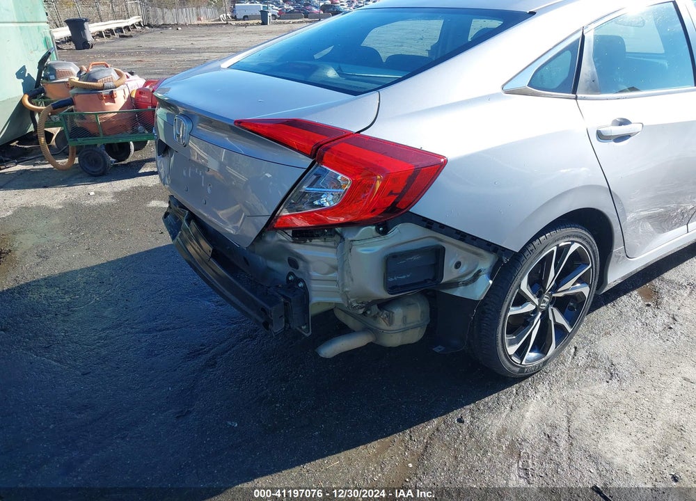 2018 HONDA CIVIC VIN: 2HGFC2F58JH516279