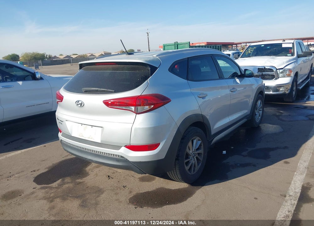 2017 HYUNDAI TUCSON SE VIN: KM8J33A4XHU269718