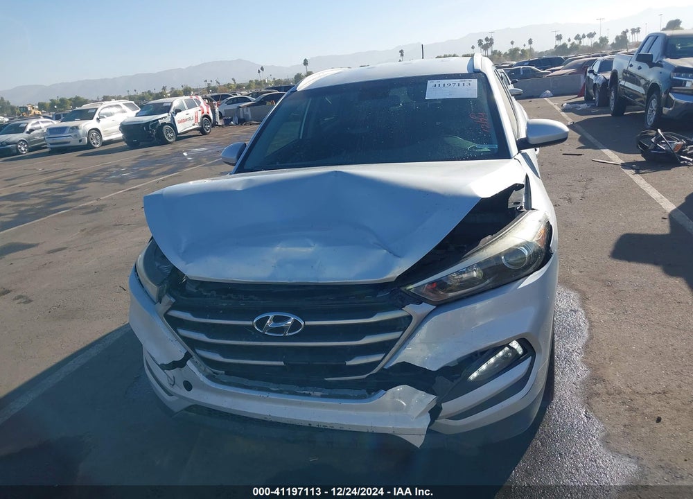 2017 HYUNDAI TUCSON SE VIN: KM8J33A4XHU269718