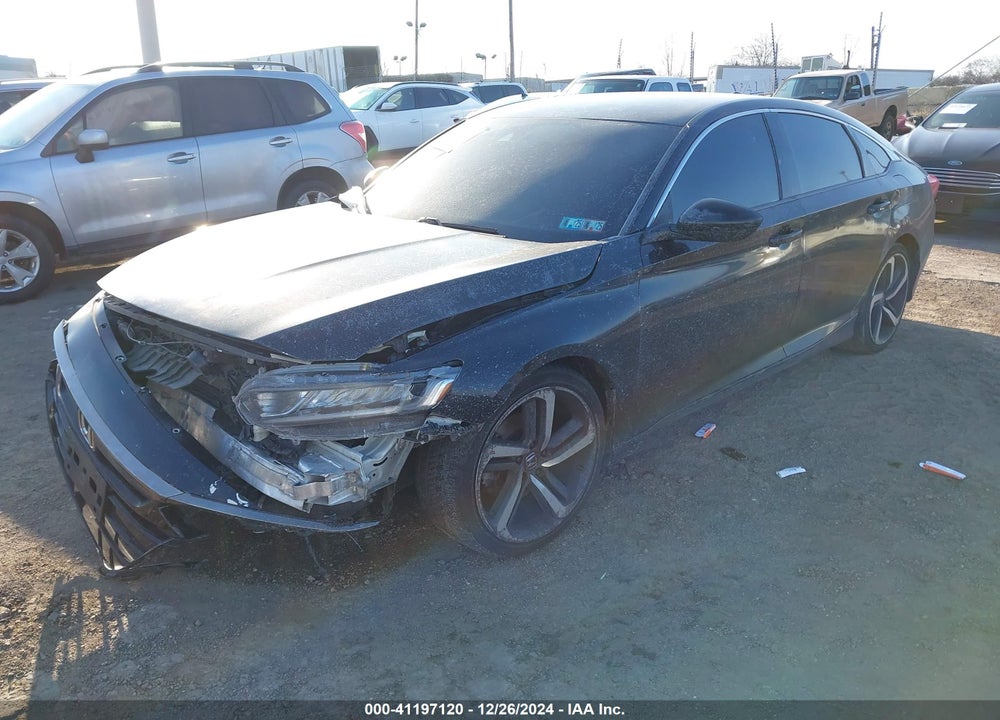 2018 HONDA ACCORD VIN: 1HGCV1F33JA185731