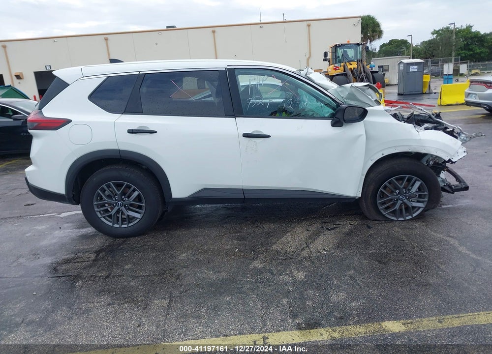 2024 NISSAN ROGUE S FWD VIN: 5N1BT3AA3RC677527
