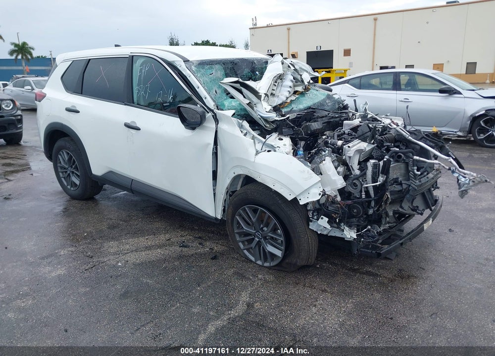 2024 NISSAN ROGUE S FWD VIN: 5N1BT3AA3RC677527