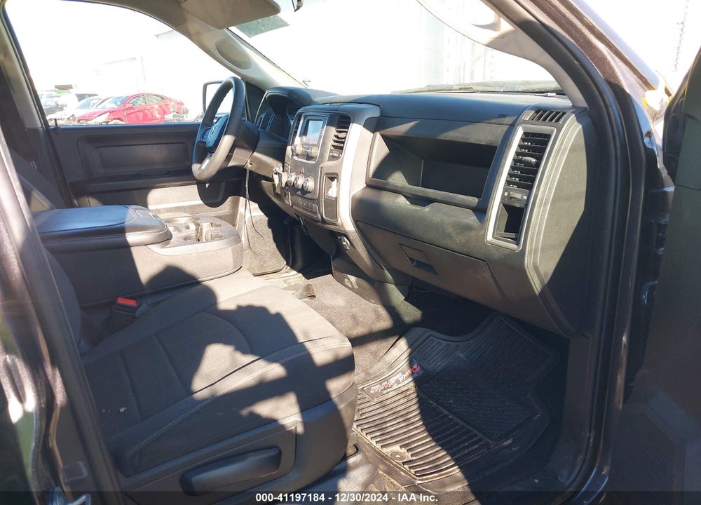 2024 RAM 1500 CLASSIC VIN: 1C6RR7FG3RS130020