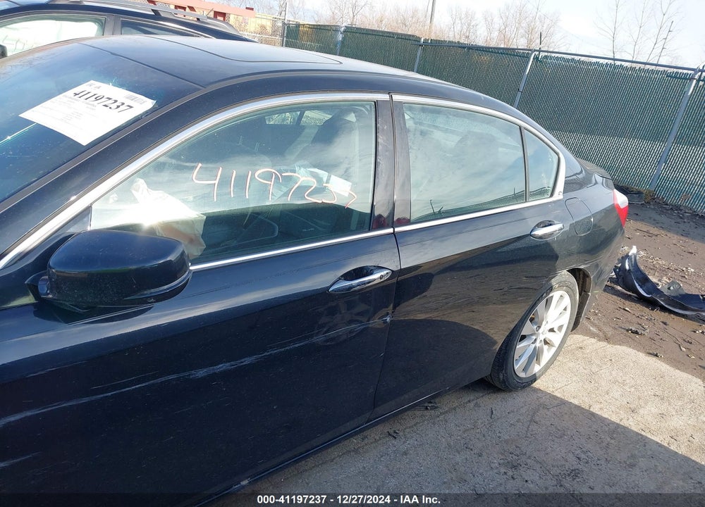 2013 HONDA ACCORD VIN: 1HGCR3F88DA045416