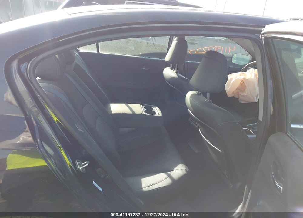 2013 HONDA ACCORD VIN: 1HGCR3F88DA045416