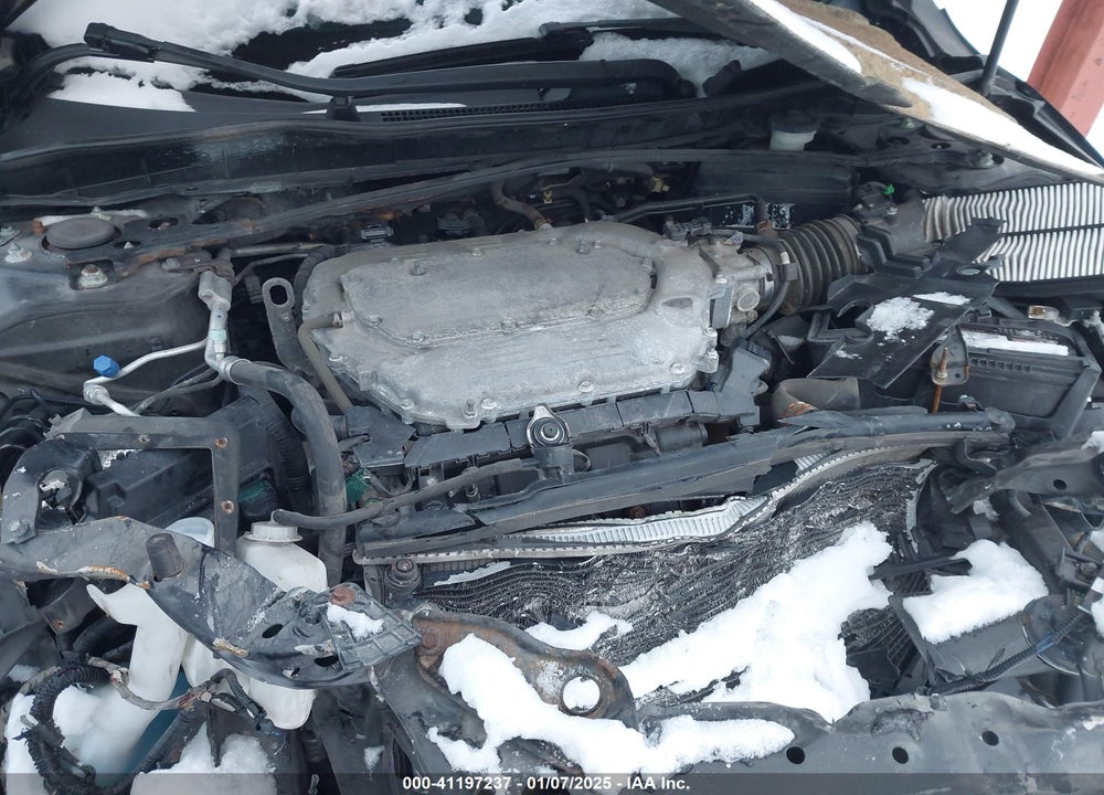 2013 HONDA ACCORD VIN: 1HGCR3F88DA045416