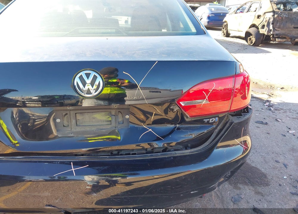 2014 VOLKSWAGEN JETTA 2.0L TDI VALUE EDITION VIN: 3VW3L7AJXEM433511