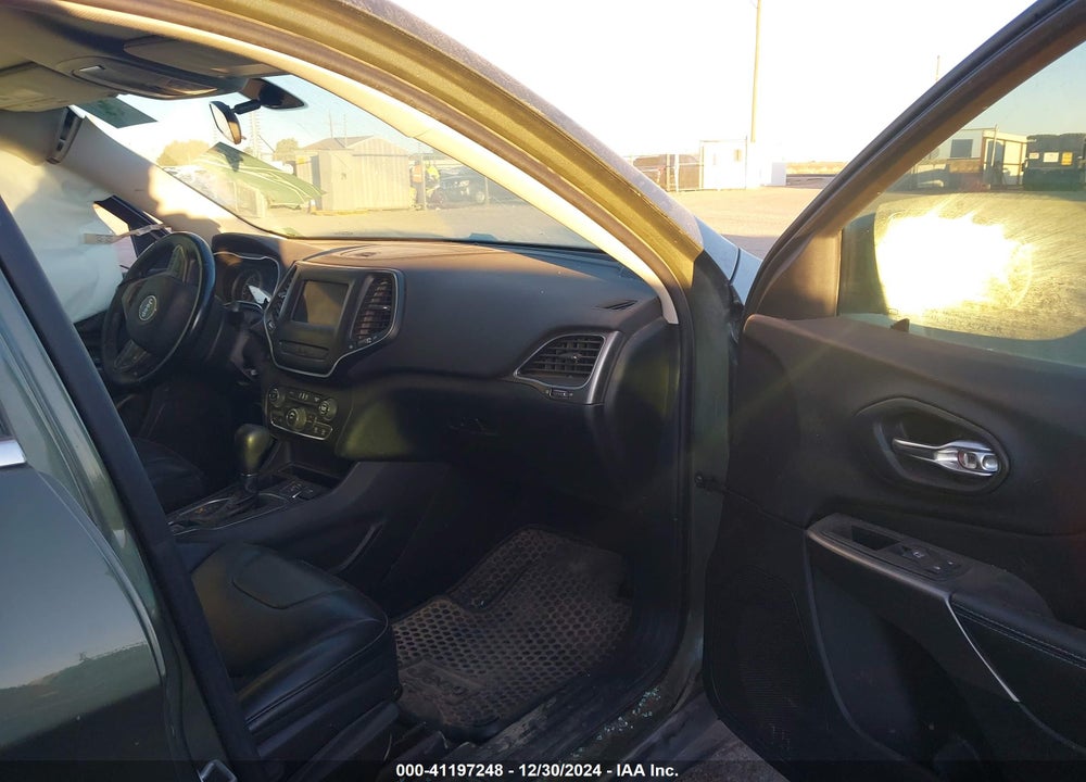 2019 JEEP CHEROKEE VIN: 1C4PJLLN0KD164168
