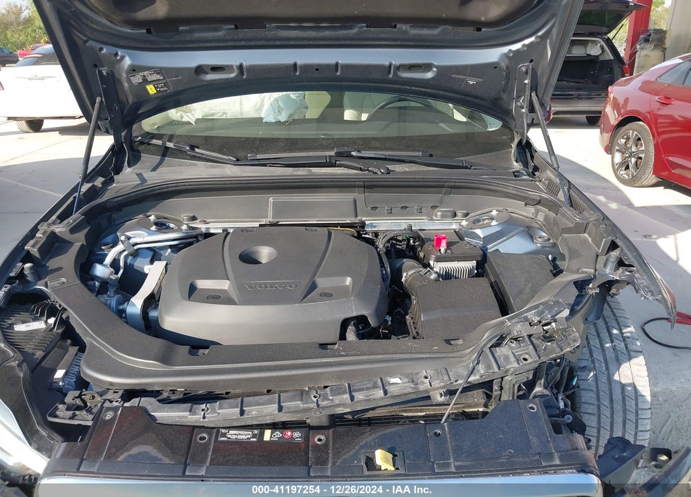 2021 VOLVO XC60 T5 MOMENTUM VIN: YV4102RK8M1739148