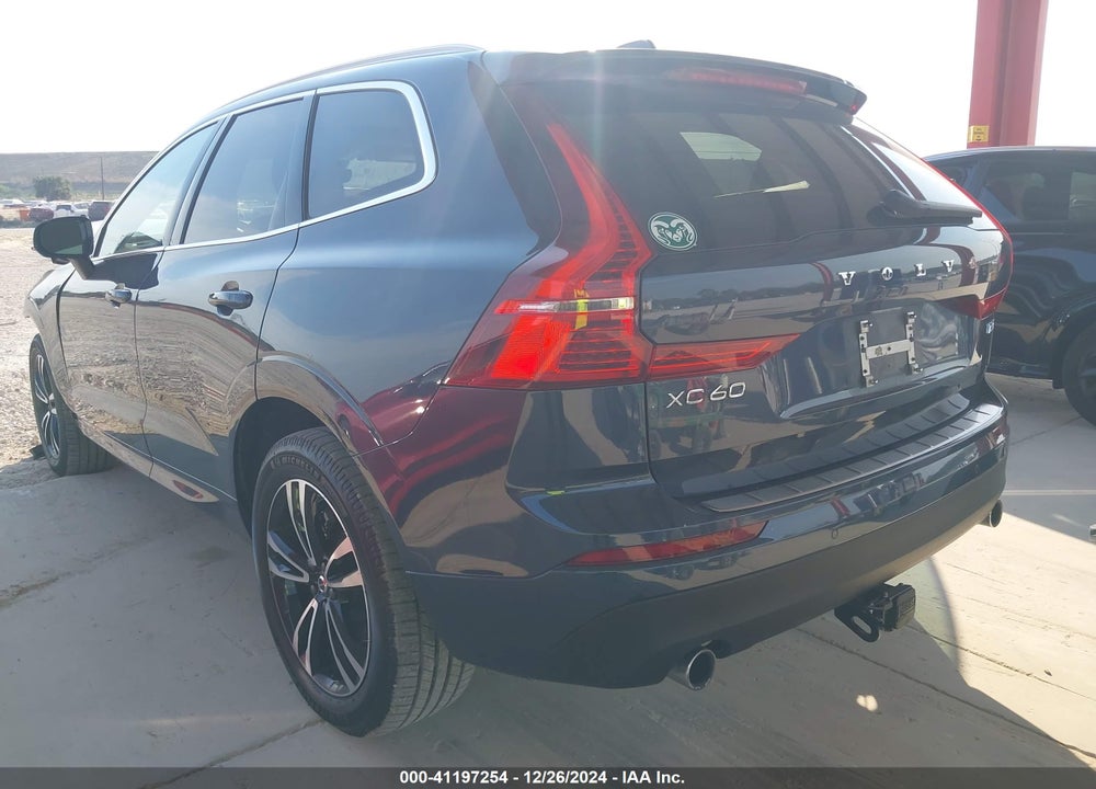 2021 VOLVO XC60 T5 MOMENTUM VIN: YV4102RK8M1739148