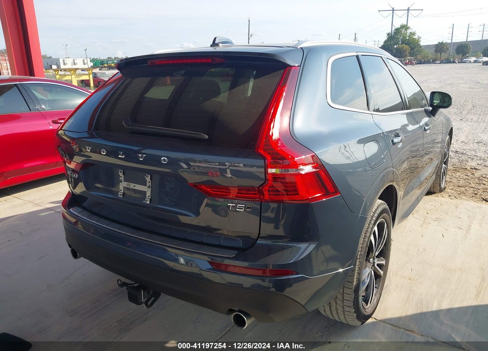 2021 VOLVO XC60 T5 MOMENTUM VIN: YV4102RK8M1739148