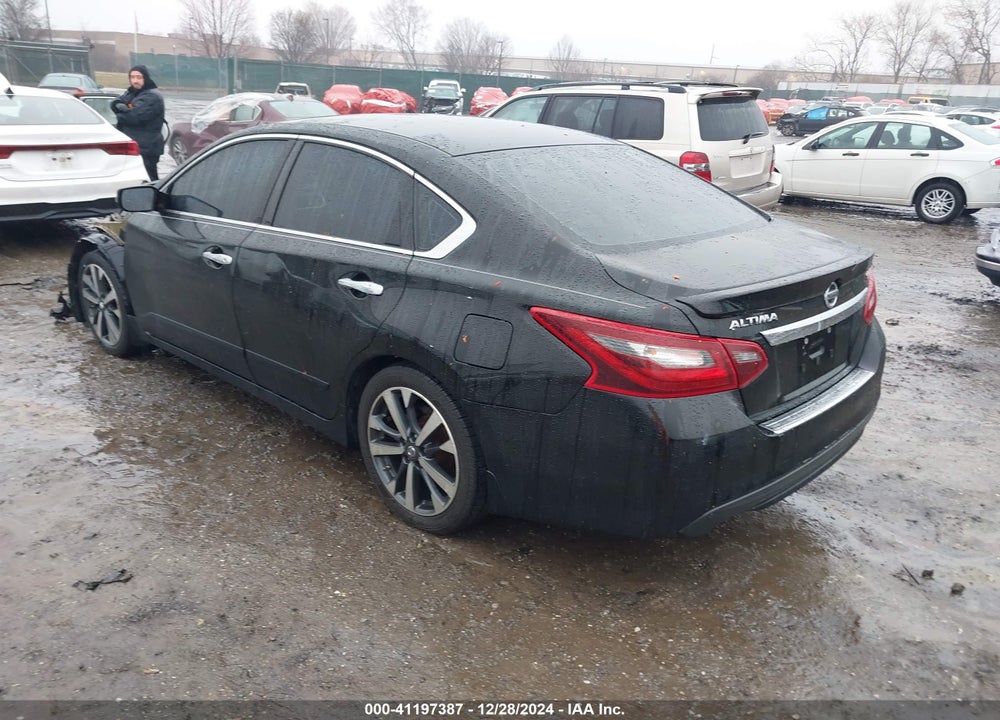 2017 NISSAN ALTIMA VIN: 1N4AL3AP1HC120222