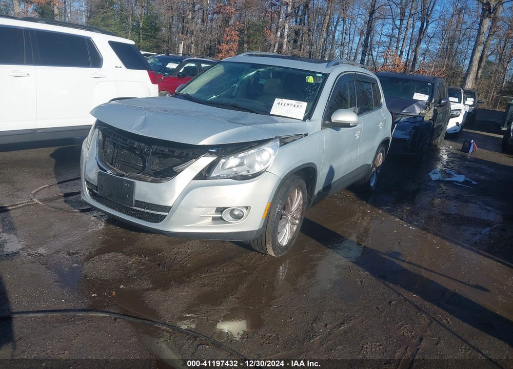 2011 VOLKSWAGEN TIGUAN SE VIN: WVGAV7AX9BW521711