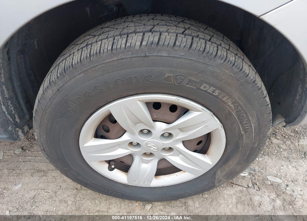 2009 HYUNDAI SANTA FE GLS VIN: 5NMSG13D89H282507