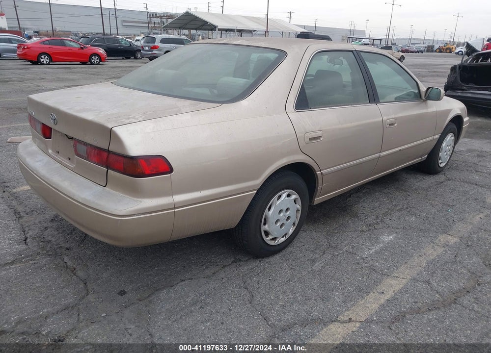 1999 TOYOTA CAMRY LE VIN: JT2BG22K7X0326024