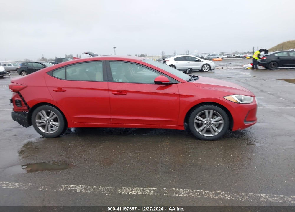 2018 HYUNDAI ELANTRA SEL VIN: KMHD84LF6JU608080
