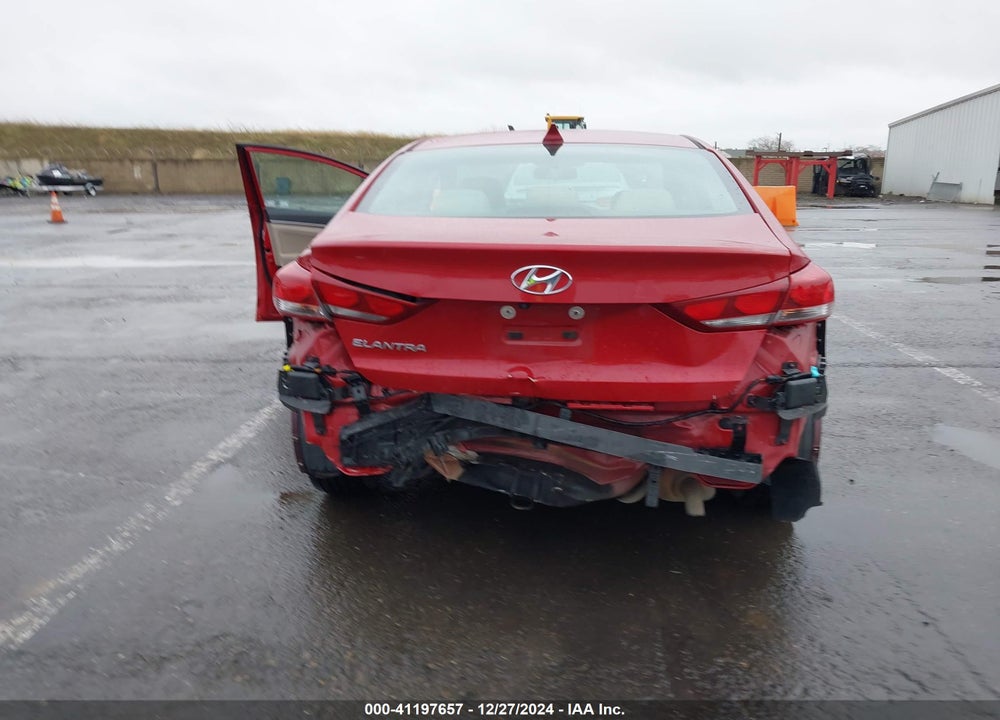 2018 HYUNDAI ELANTRA SEL VIN: KMHD84LF6JU608080