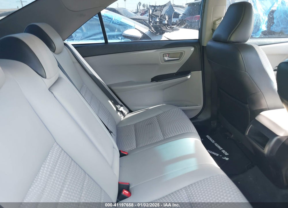 2015 TOYOTA CAMRY SE VIN: 4T1BF1FK4FU068675