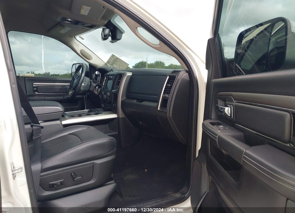2018 RAM 2500 LAIE  4X4 6'4 BOX VIN: 3C6UR5FL9JG368137