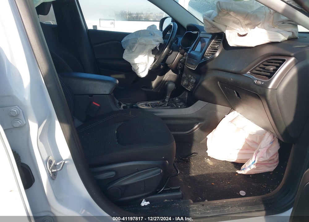 2019 JEEP CHEROKEE LATITUDE 4X4 VIN: 1C4PJMCX2KD356537