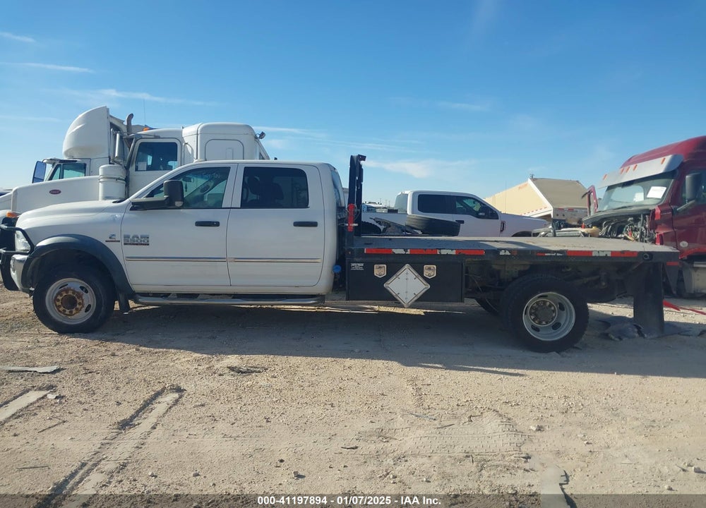 2018 RAM 5500 CHASSIS TRADESMAN/SLT/LAIE VIN: 3C7WRNFL2JG304347