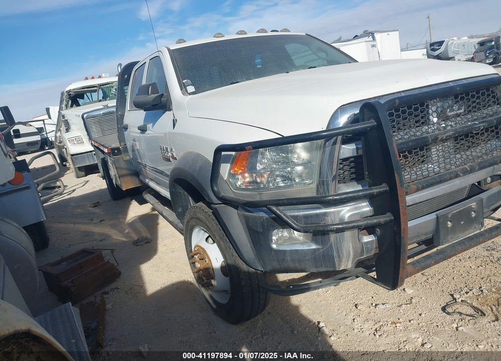 2018 RAM 5500 CHASSIS TRADESMAN/SLT/LAIE VIN: 3C7WRNFL2JG304347