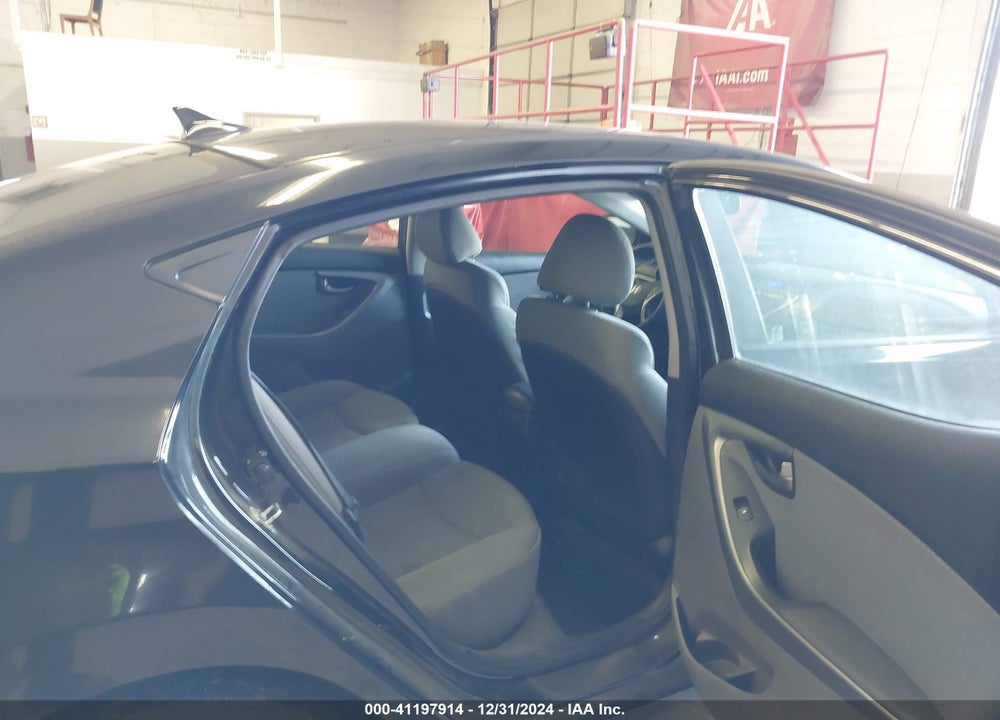 2012 HYUNDAI ELANTRA VIN: 5NPDH4AE8CH139831