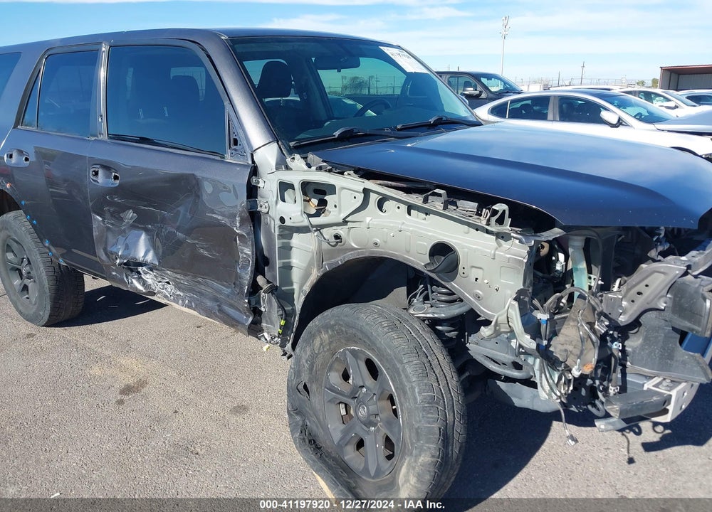 2018 TOYOTA 4RUNNER SR5 VIN: JTEBU5JRXJ5576511