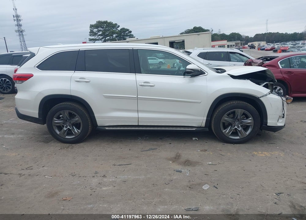 2017 TOYOTA HIGHLANDER LIMITED/PLATINUM VIN: 5TDYZRFH5HS224268