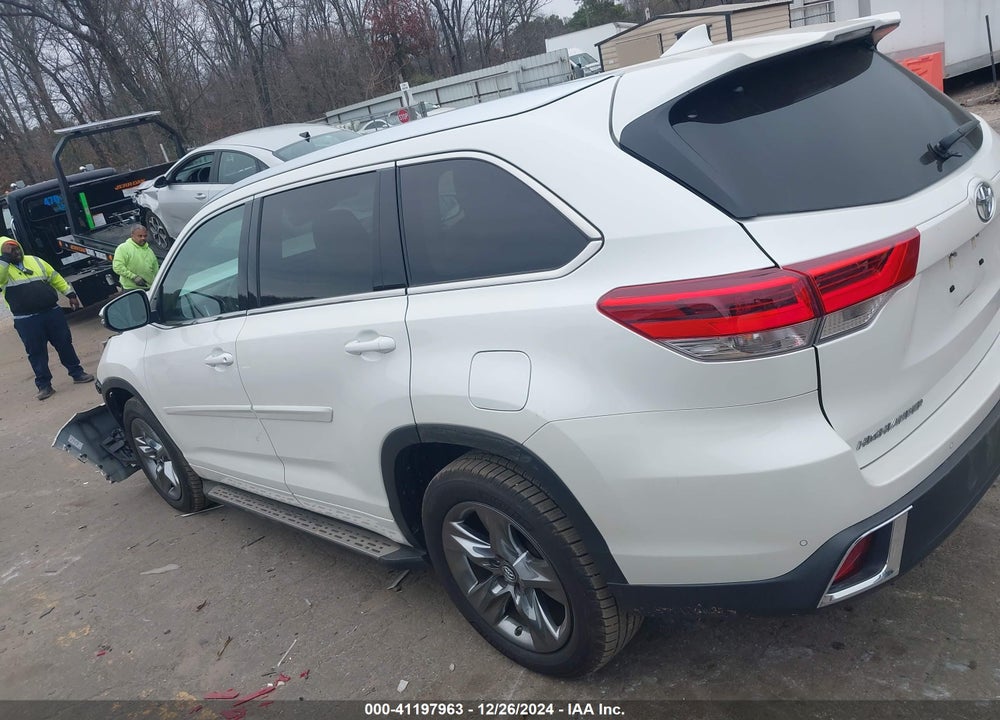 2017 TOYOTA HIGHLANDER LIMITED/PLATINUM VIN: 5TDYZRFH5HS224268