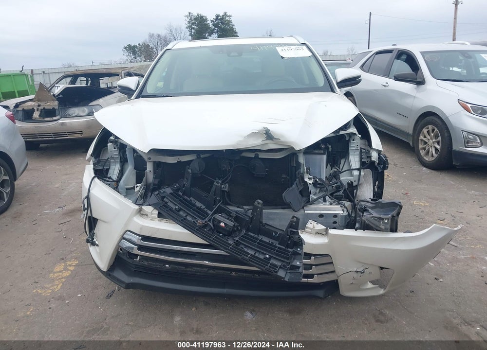 2017 TOYOTA HIGHLANDER LIMITED/PLATINUM VIN: 5TDYZRFH5HS224268