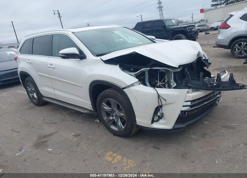 2017 TOYOTA HIGHLANDER LIMITED/PLATINUM VIN: 5TDYZRFH5HS224268