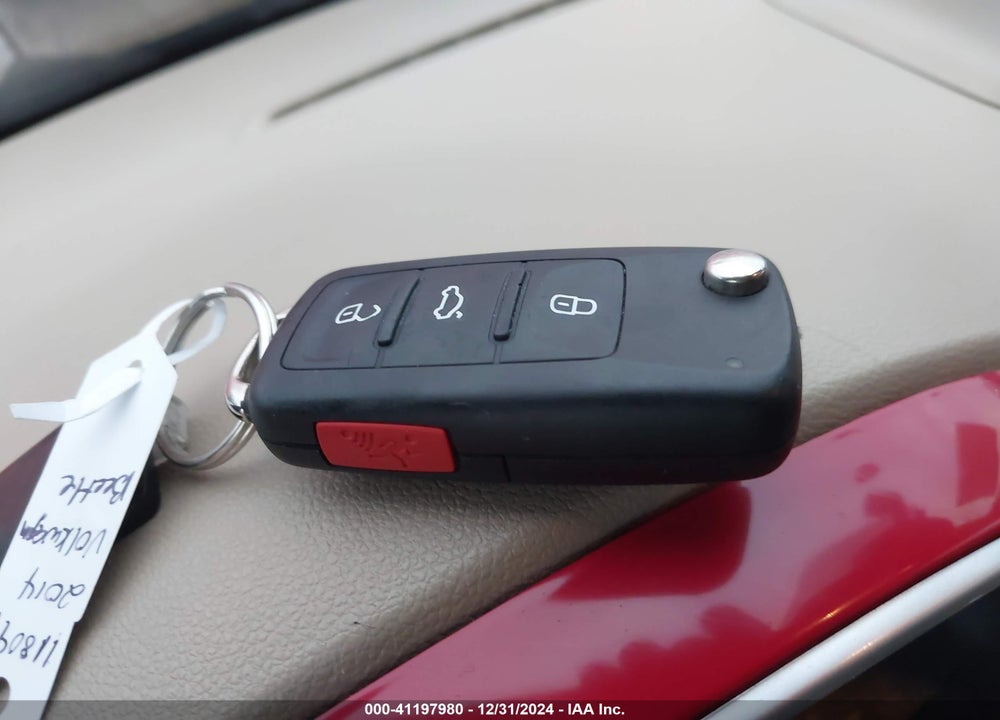 2014 VOLKSWAGEN BEETLE 2.0L TDI VIN: 3VW5L7AT4EM805600