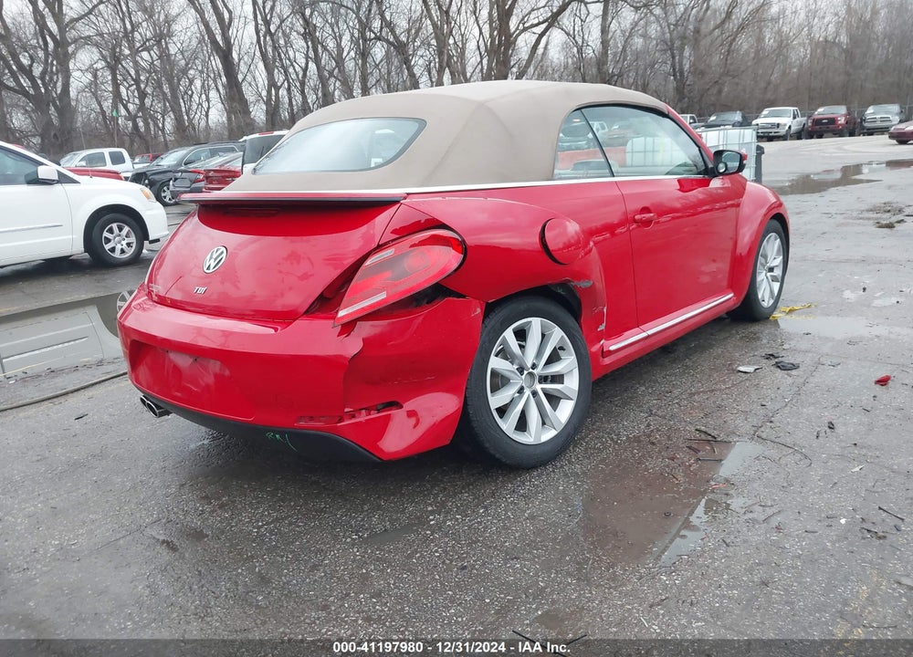 2014 VOLKSWAGEN BEETLE 2.0L TDI VIN: 3VW5L7AT4EM805600