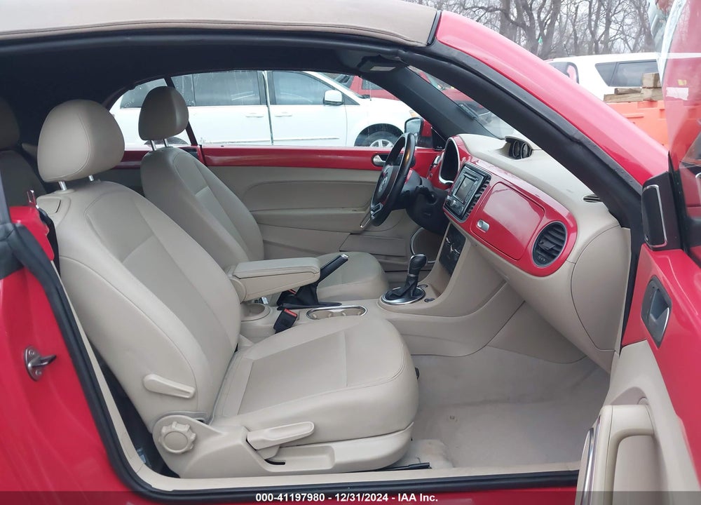 2014 VOLKSWAGEN BEETLE 2.0L TDI VIN: 3VW5L7AT4EM805600
