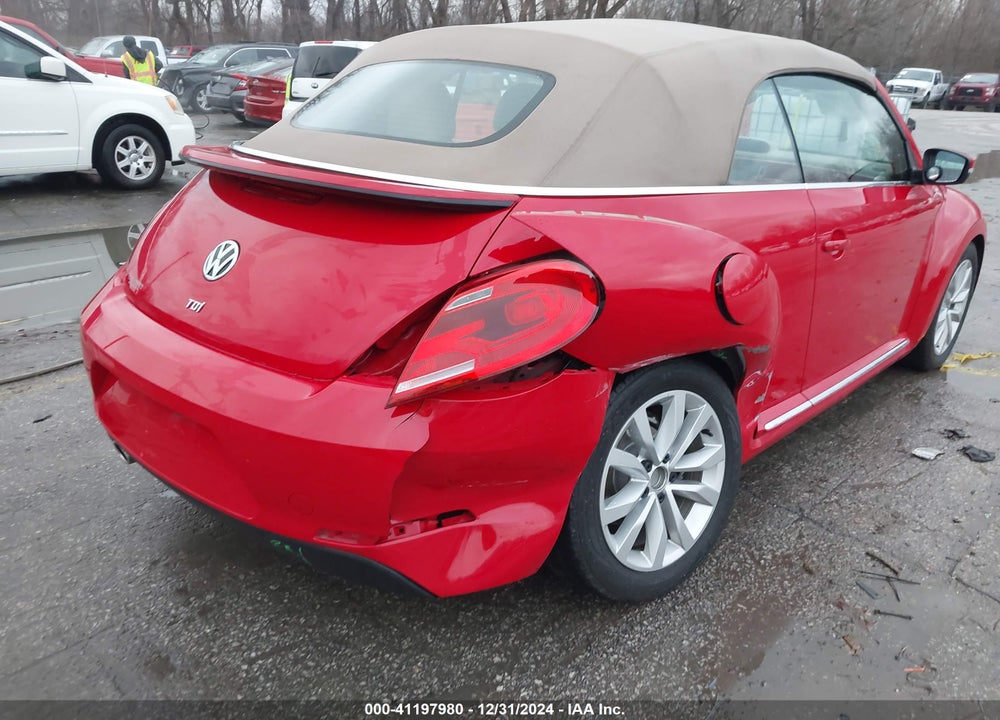 2014 VOLKSWAGEN BEETLE 2.0L TDI VIN: 3VW5L7AT4EM805600