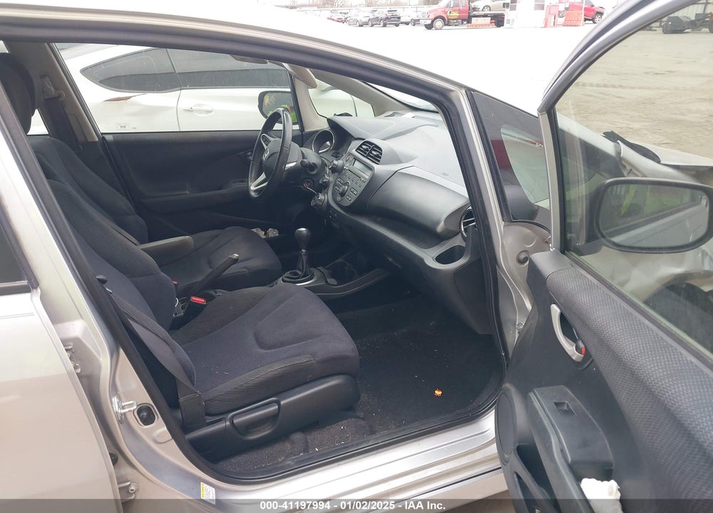 2013 HONDA FIT VIN: JHMGE8G58DC030494