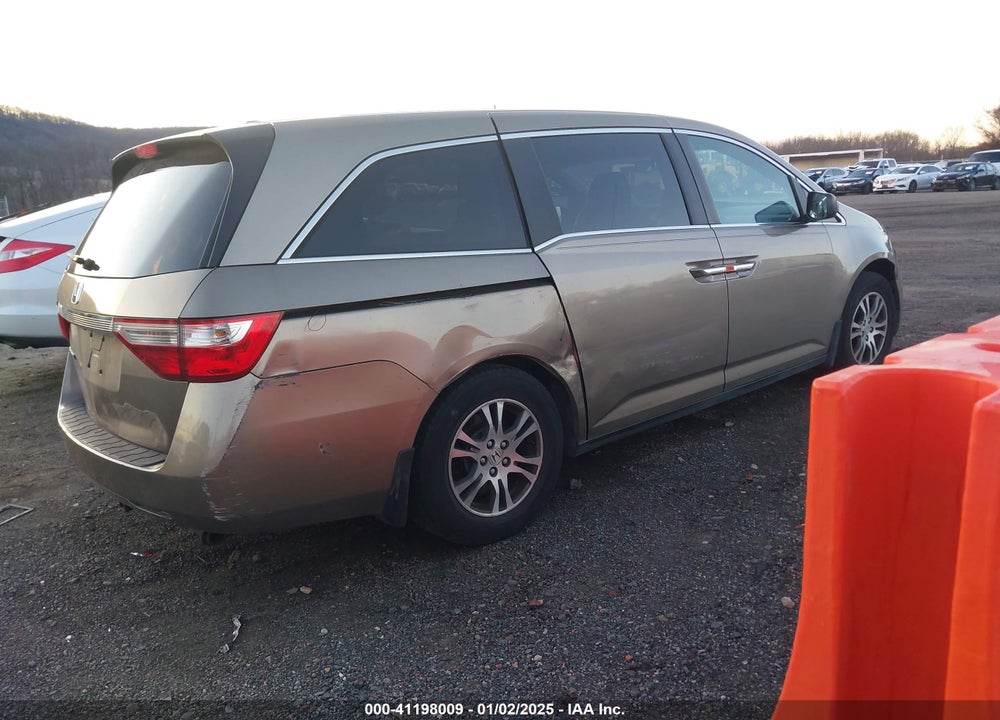 2011 HONDA ODYSSEY EX-L VIN: 5FNRL5H67BB035952
