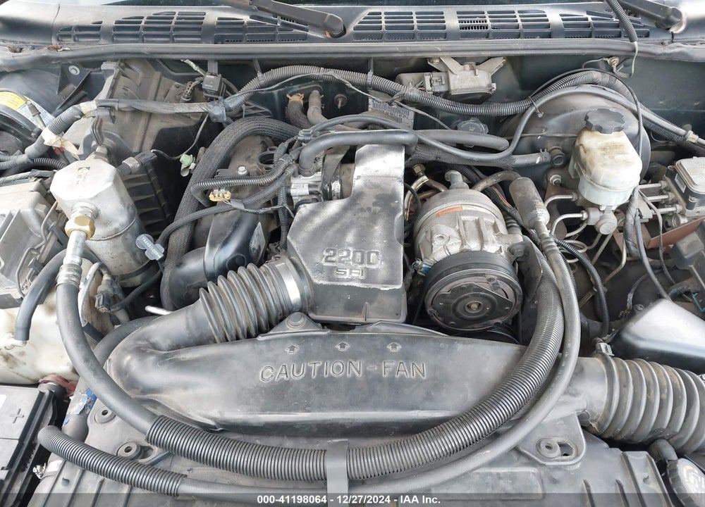 2001 CHEVROLET S-10 VIN: 1GCCS145418210137